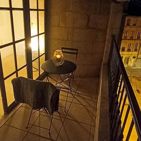 * * * Donjon Du Bijoutier * * * Wifi+clim+terrasse Apartament Beaucaire (Gard)