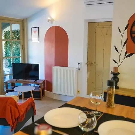 * * * Donjon Du Bijoutier * * * Wifi+clim+terrasse Lägenhet Beaucaire (Gard)