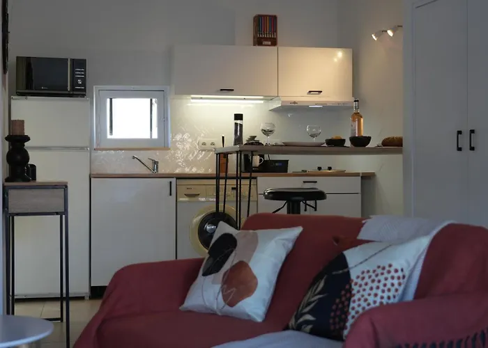 Διαμέρισμα * * * Donjon Du Bijoutier * * * Wifi+clim+terrasse Beaucaire (Gard)